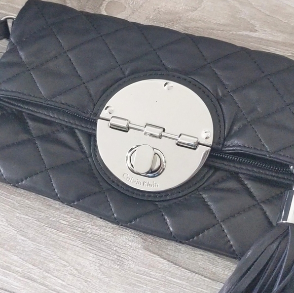 HOST Pick 🖤 CALVIN Klein Quilted Leather Clutch  | Great Condition - Picture 1 of 11